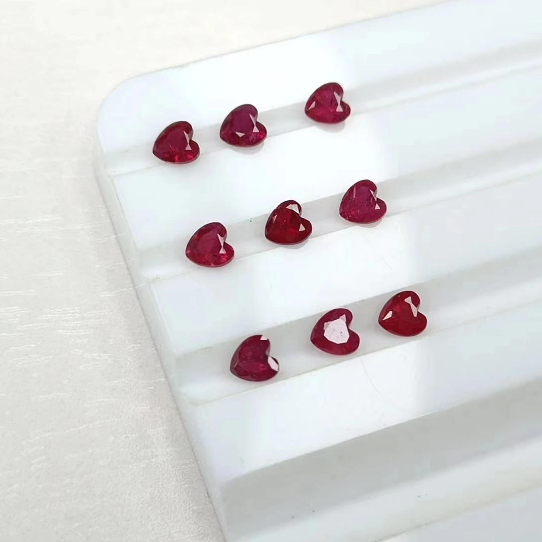 YZ Good Quality Machine / Diamond Cut Natural Precious Ruby Faceted Loose Natural Sapphire Corundum