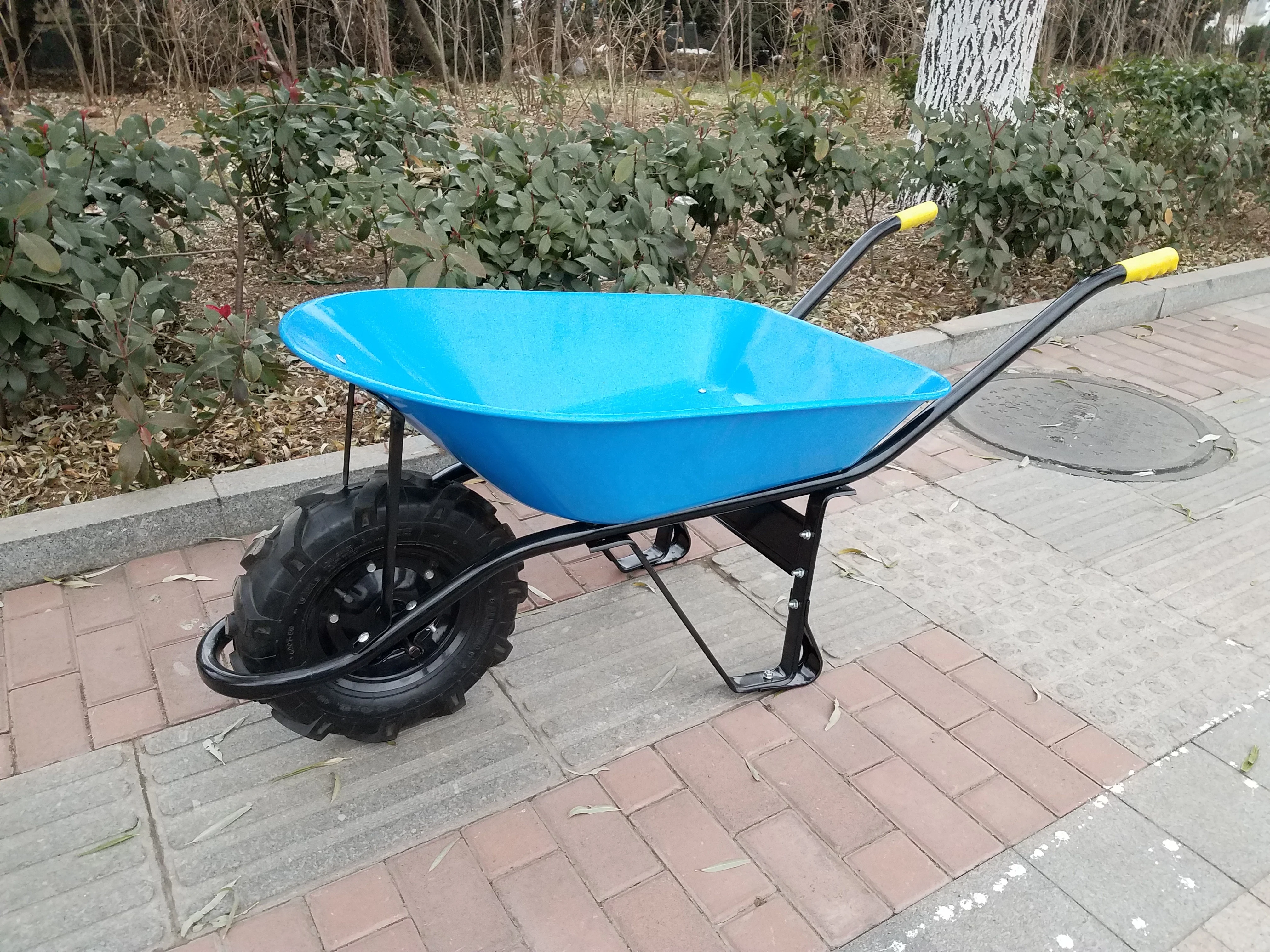 South Amecian Carretilla  Truper model wheelbarrow 5 cuft