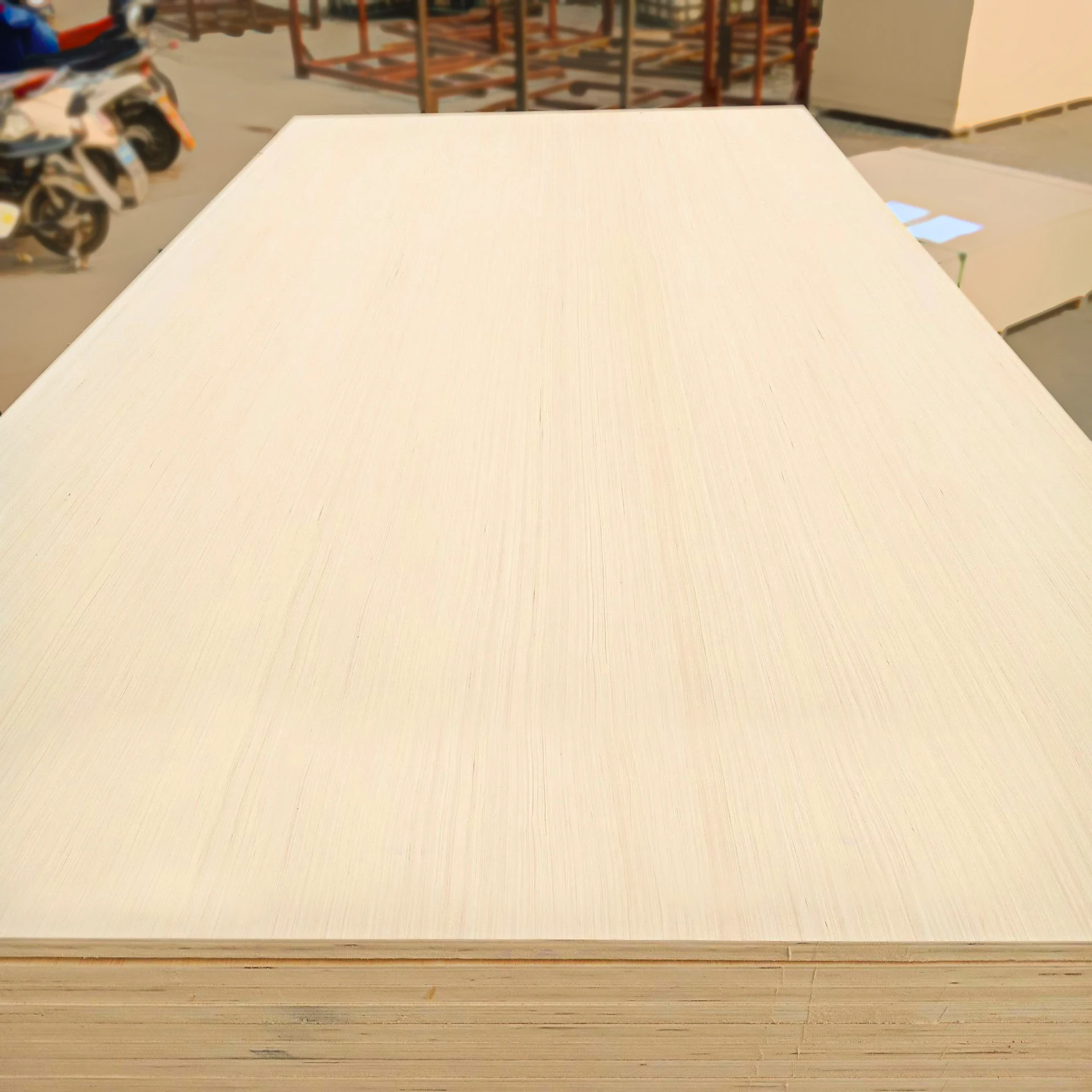 Cheap Price Waterproof Ev White Birch Plywood commercial Laminate For Plywood