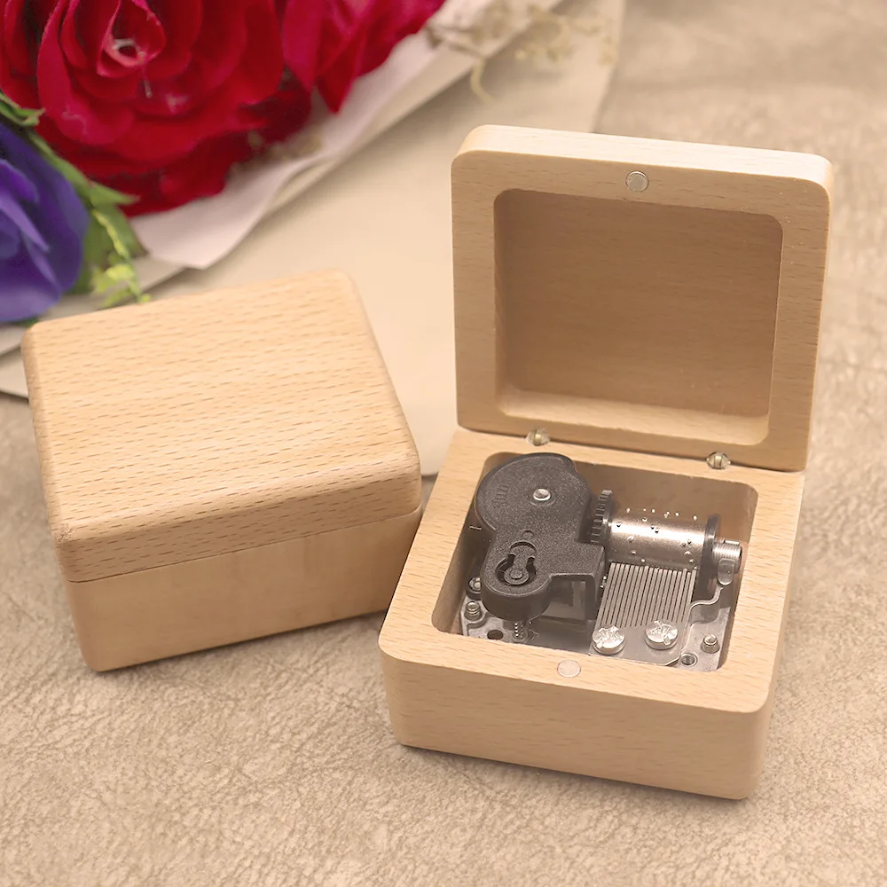 Hot Sale Music Box for High Quality New Arrival Antique Walnut Color Music Box Wooden Hand-cranked Personalizable Gift Music Box
