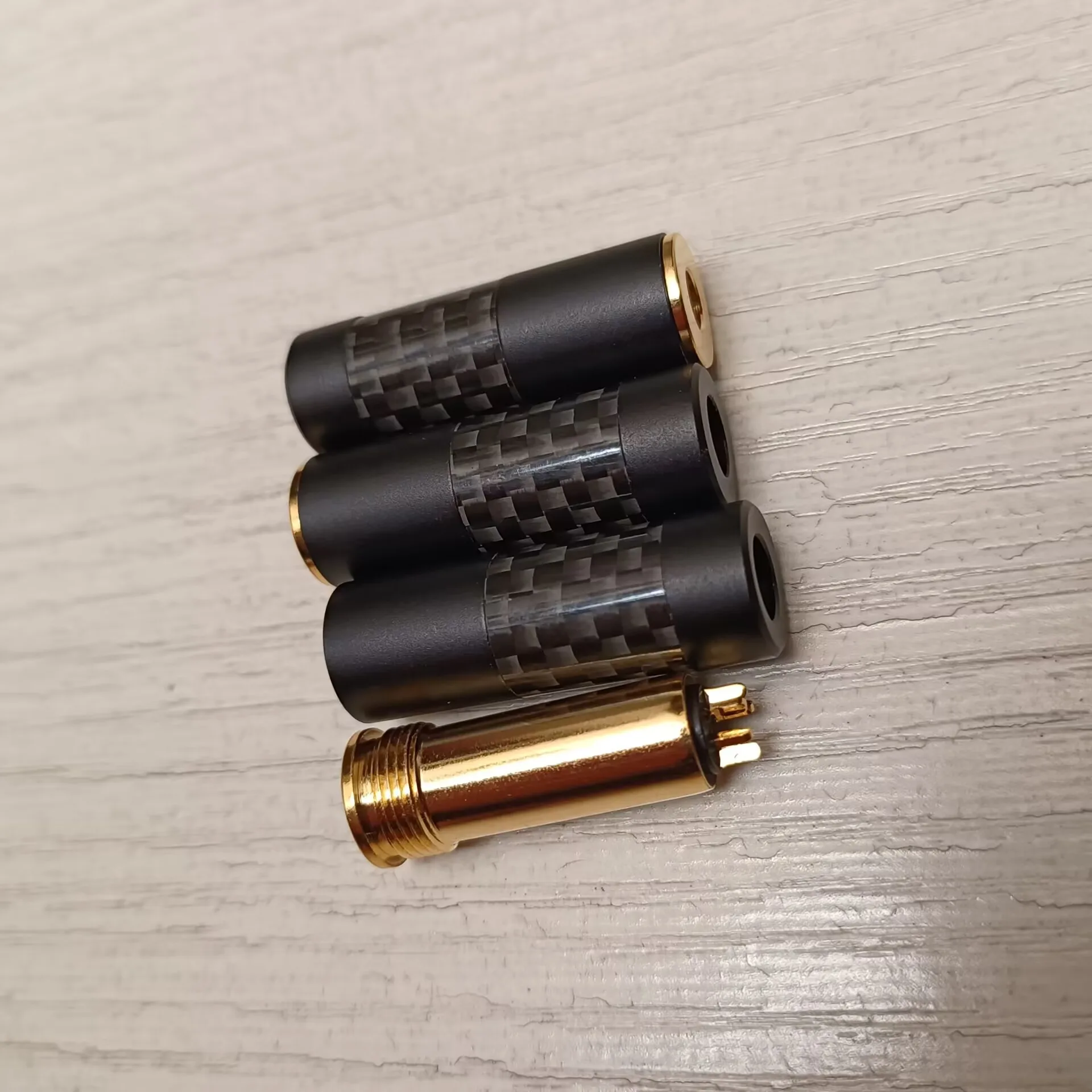 Carbon Fiber 4.4mm 5 Poles Female Jack Balance Headphone Plug Gold plated Audio Connector