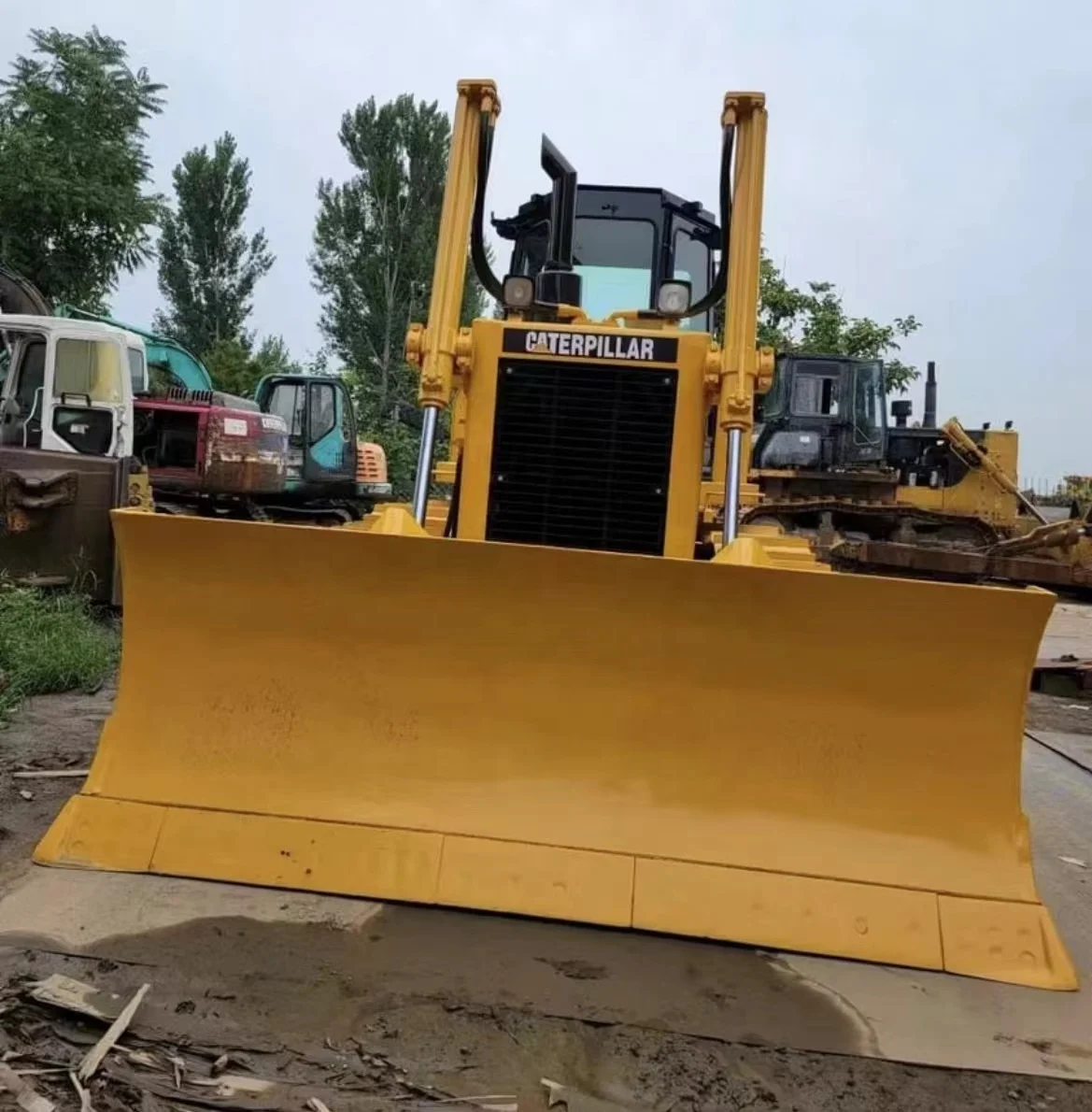 japan made caterpillar D6 Dozer Used CAT Bulldozer D6 D7 D7R D7G D7H D6R at Low Price