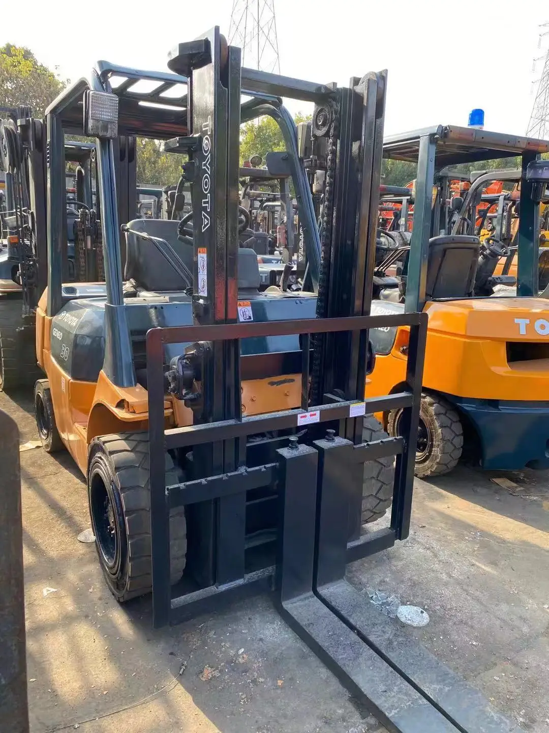 Second hand Toyota FD30 forklifts used Toyota FD30 diesel forklift cheap price diesel forklift in stock hot sale