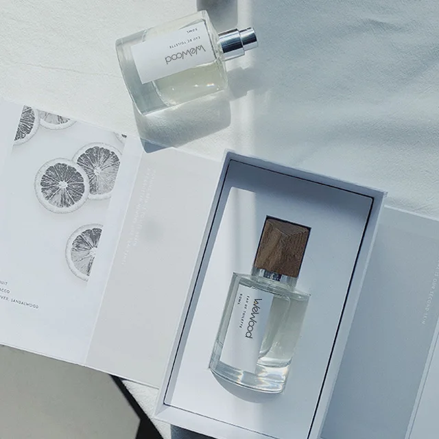 Vietnam Polished Diamond Shape Wood Cap Refillable Spray Clear Luxury Spray Empty Round Bottles For Vintage Perfume