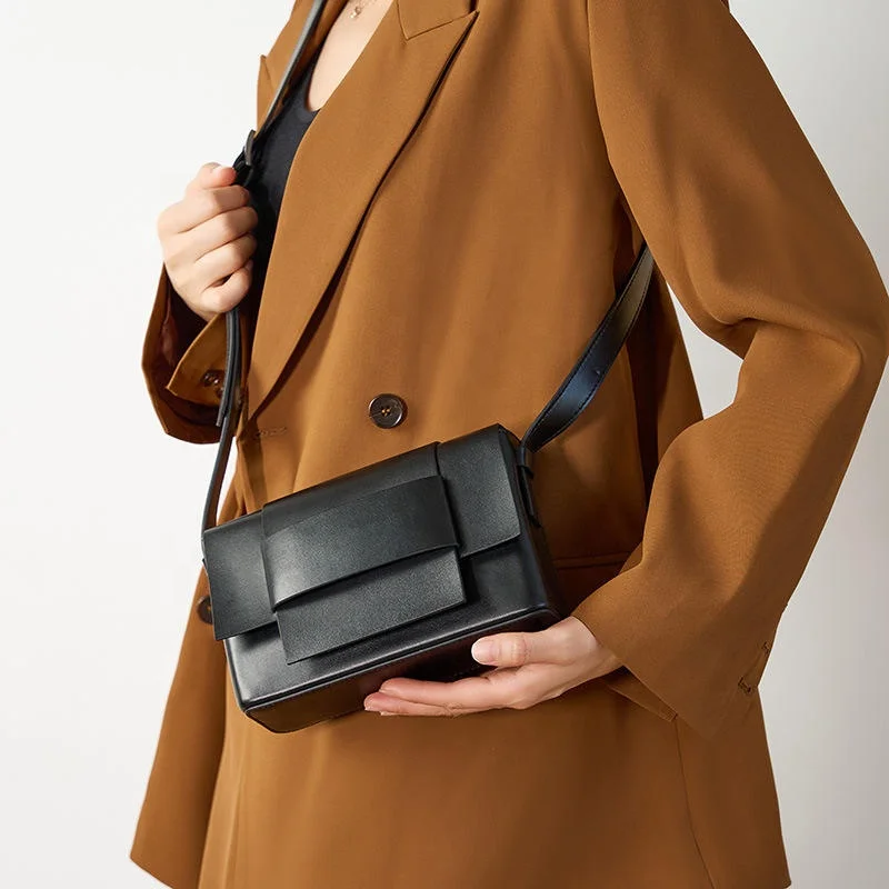 2024 New Crossbody Bag Neutral Soft Skin Woven Small Square Bag Luxury Designer Women Ladies Brands One Shoulder Bag