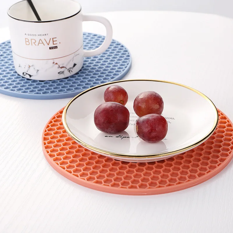 Round honeycomb silicone placemat anti-scalding non-slip mat The table mat with heat insulation function is easy to clean