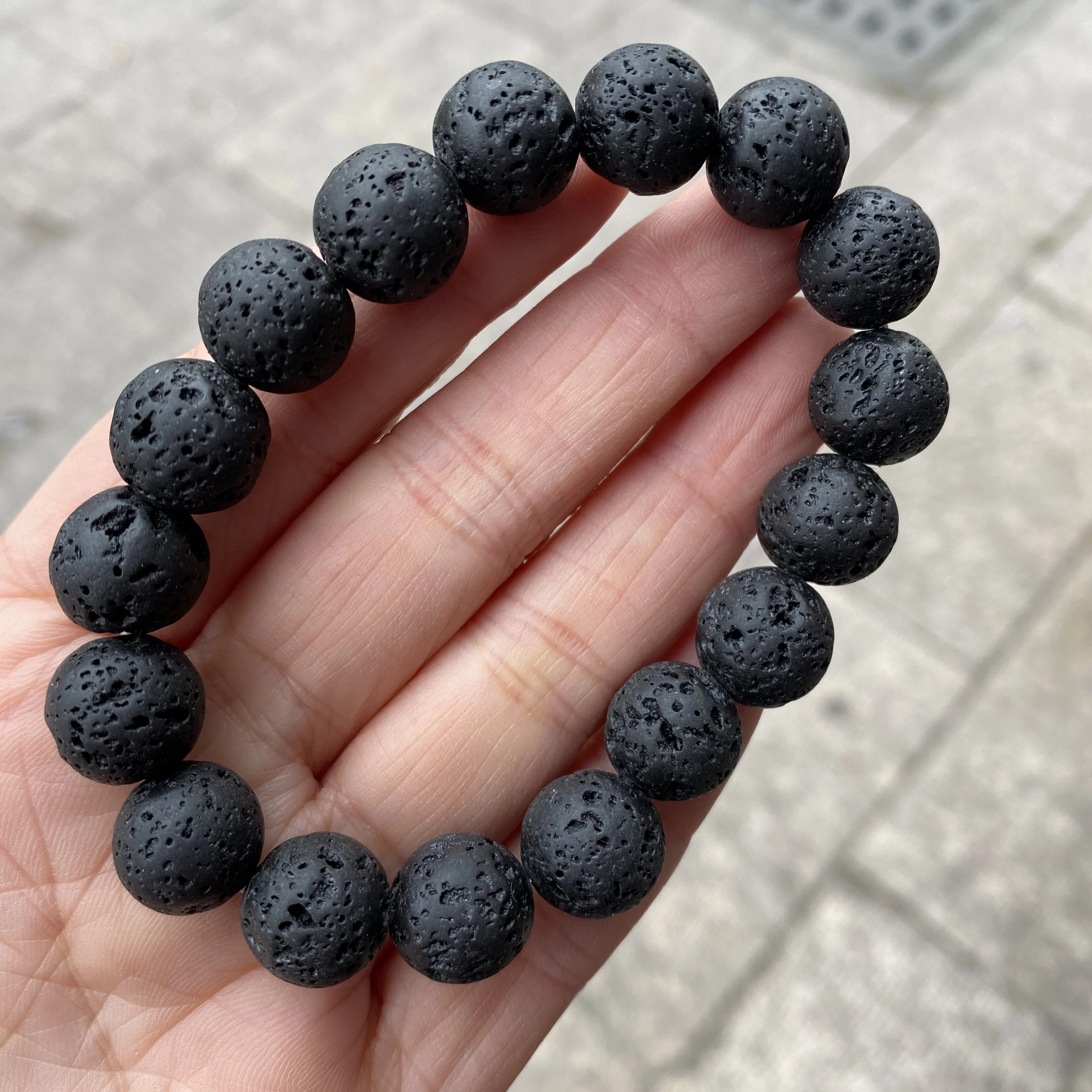 Wholesale Handmade Classic Natural Stone Elastic Bracelet 6/8/10/12mm Round Black Lava Bracelet for Essential Oil Diffuser