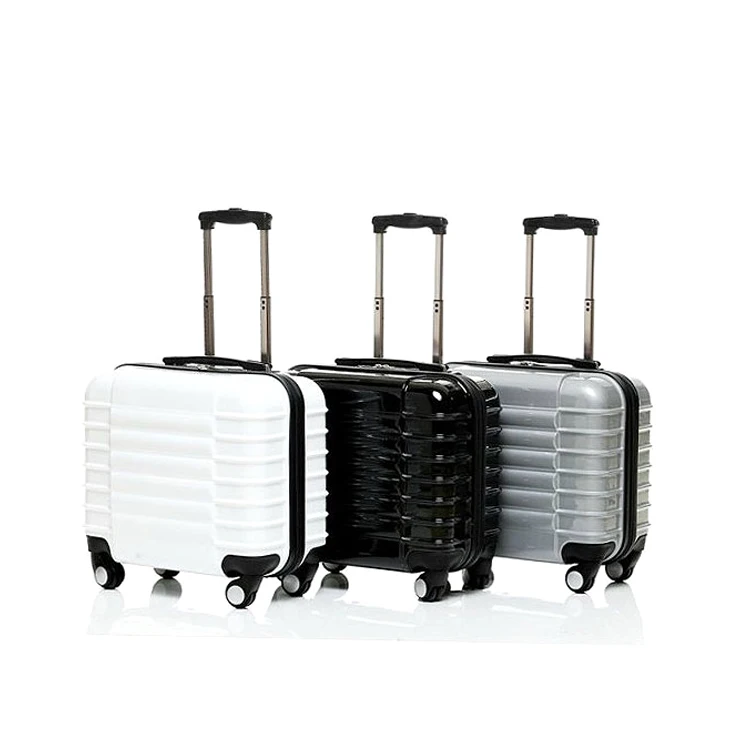 Высококачественный комплект чемоданов на колесиках из твердого пластика