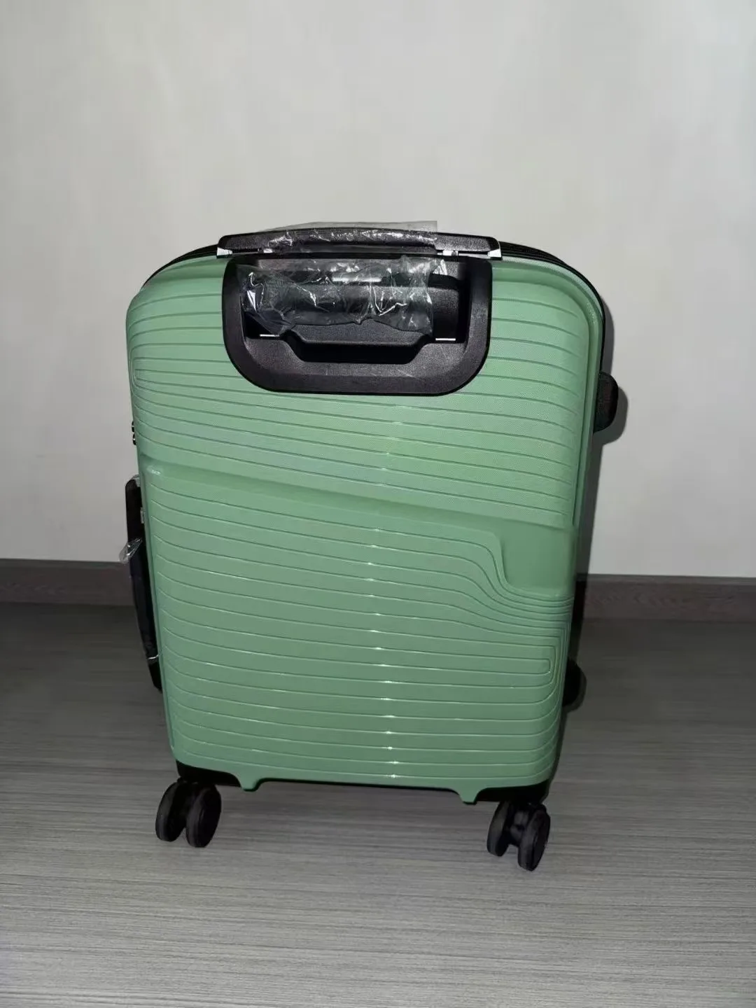Factory price travel style luggage bag set carry on suitcase