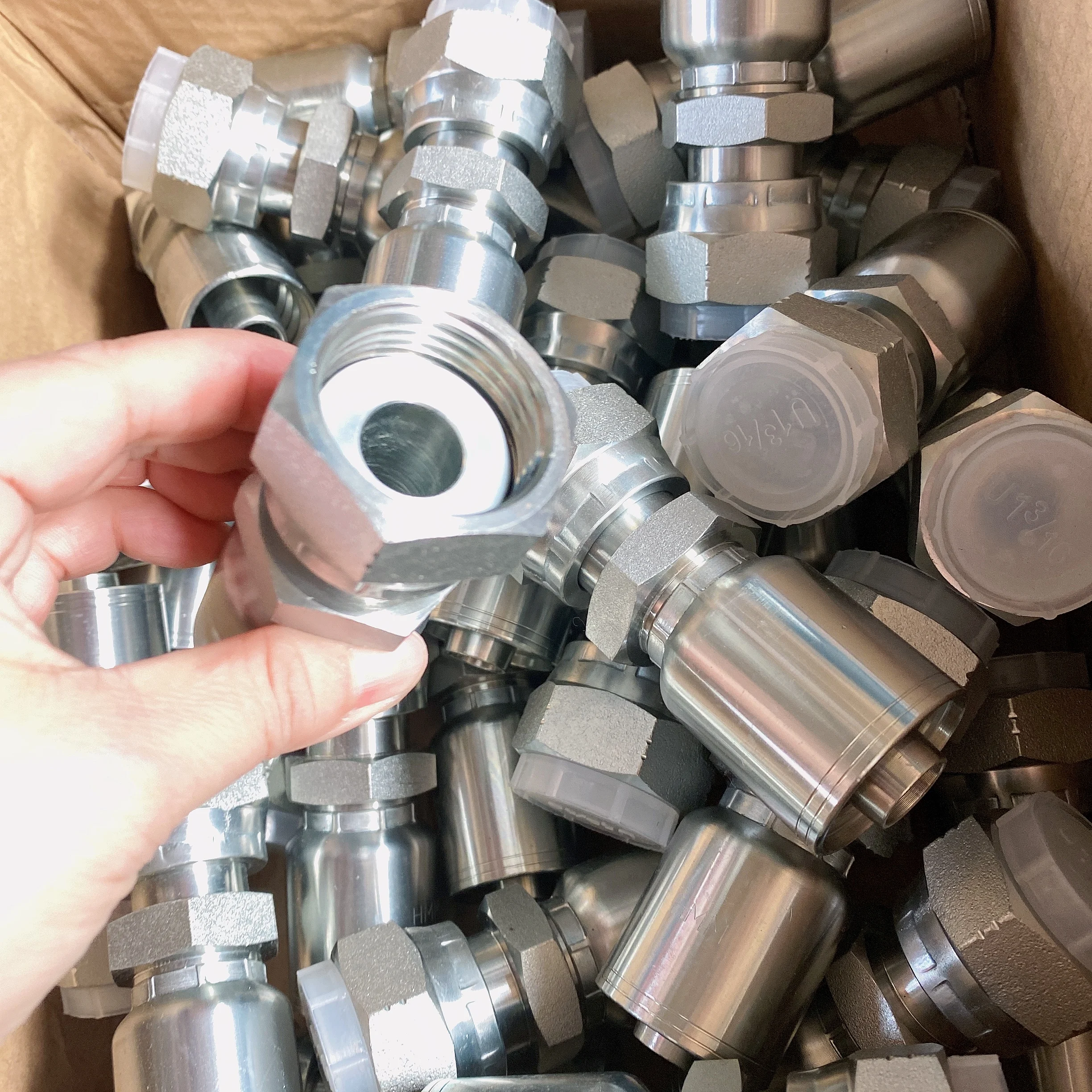 CONEXION CRIMPABLE CARA PLANA HEMBRA 5/8 10G10FFORX (66H) ONE PIECE FITTINGS