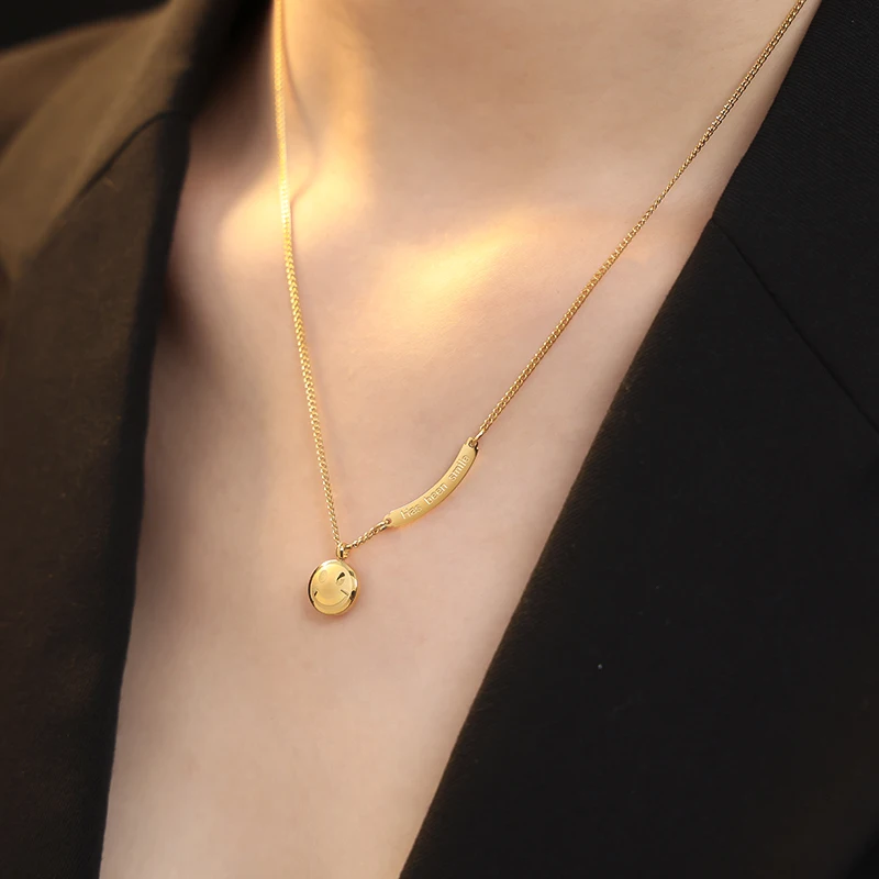 New Luxury Girl Classical Fashion Women Stainless Steel 18k Gold Plated Curb Cuban Chain Smile Face Pendant Necklace Jewelry