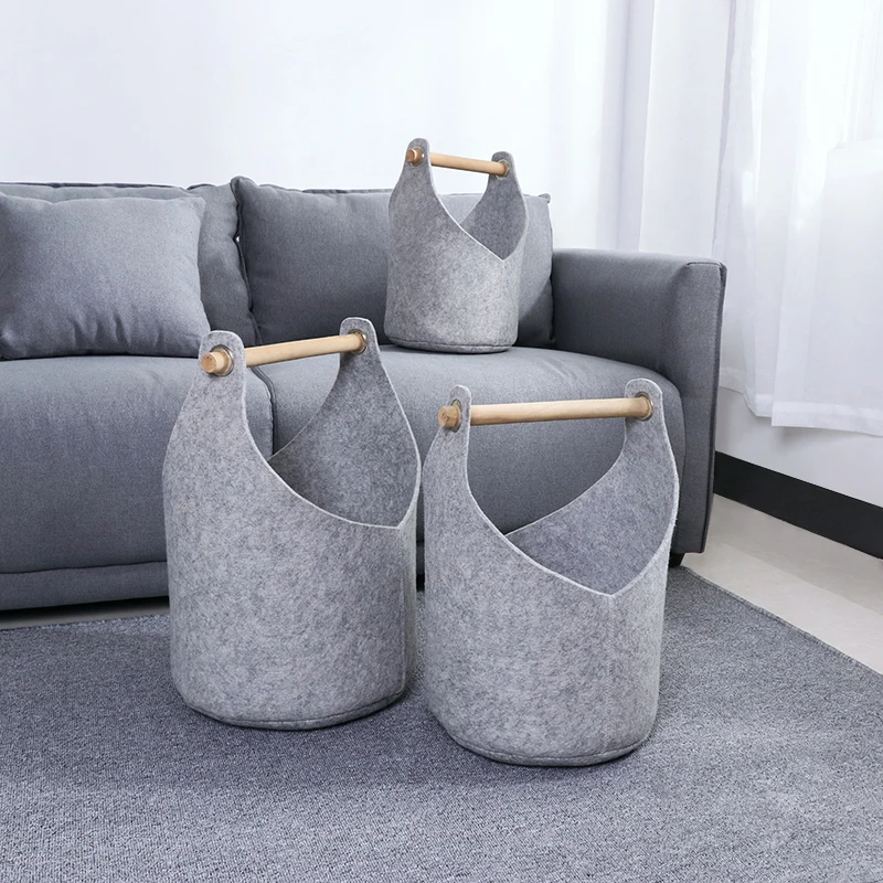 Portable Christmas Laundry Basket Wide Felt Basket with Wooden Handle for Efficient Laundry Sorting