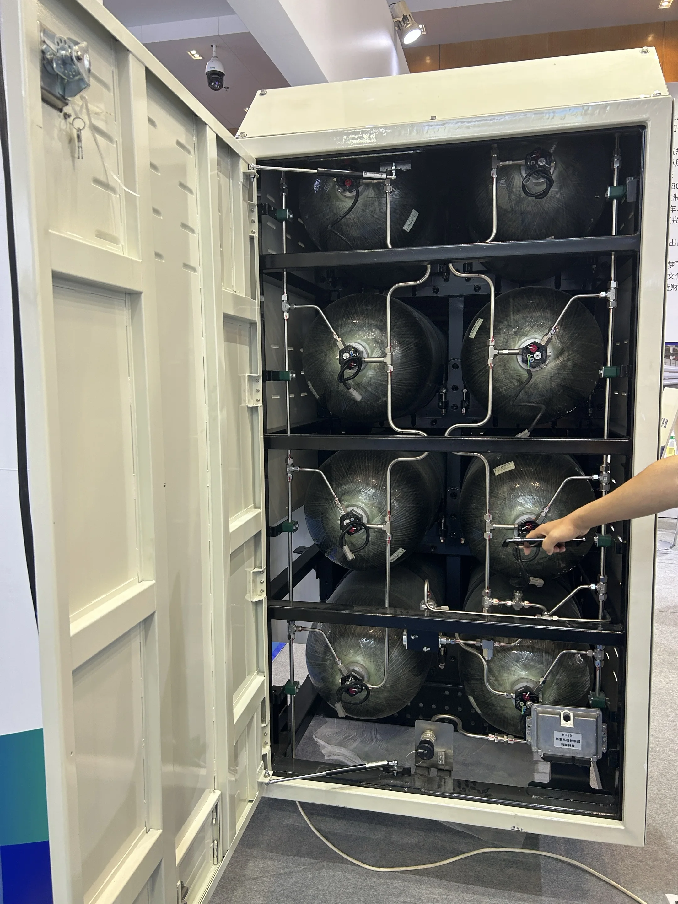 140L Hydrogen Storage Tank certified for EC79 350bar Hydrogen Gas Cylinder for Fuel Cell Vehicles