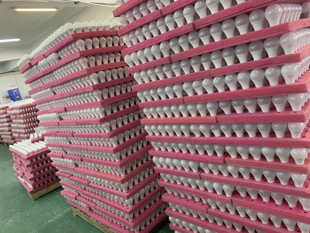 New ERP Low Price Wholesale Plastic LED Bulb Housing A60 5W 6W 8W 9W 11W 12W 13W 17W E27 Lights LED Lamp Bulb