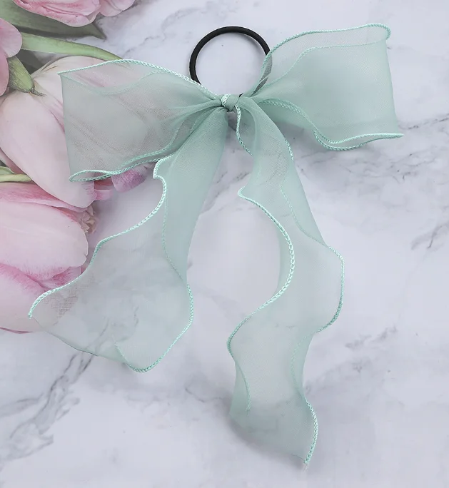 Бант из органзы для волос с резинкой