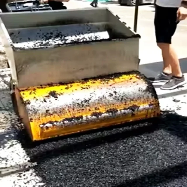 FREE SHIPPING Mini Asphalt Road Paver Hand Automatic Asphalt Paver Wheel Concrete Road Paving Machine For Sale