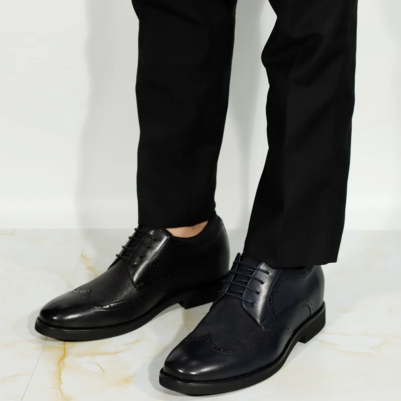 Wholesale embossed Leather 7 cm elevator shoes Classical style men Height increasing shoes Business party Dress Shoes Men