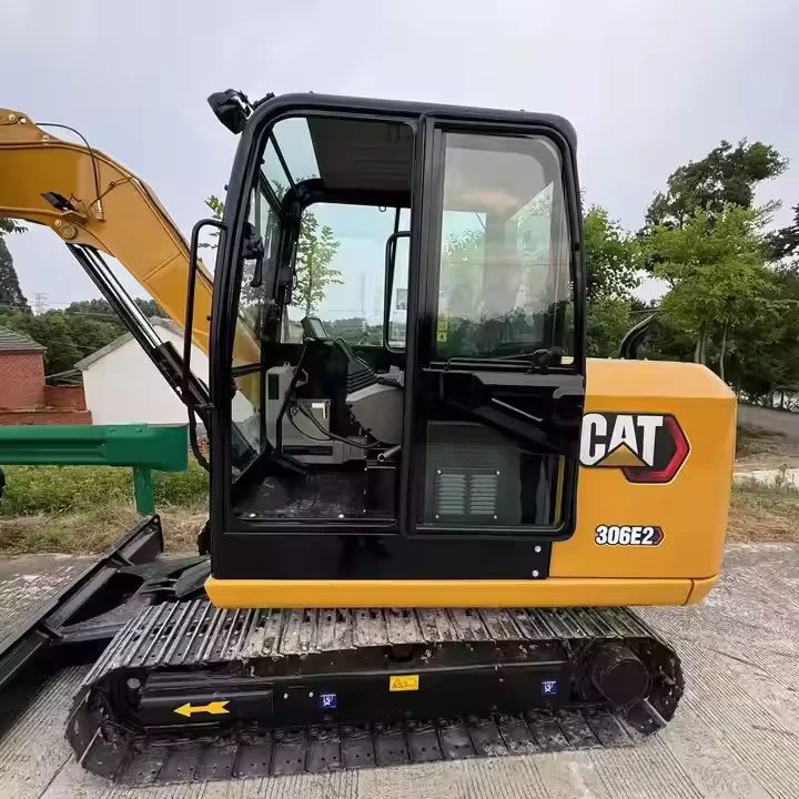 Hot Product ! Used Caterpillar CAT306E2 Mini Crawler Excavator with 34.7KW orignal cat engine cheap sale !