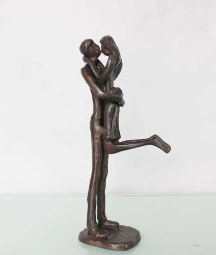 Wholesale Metal Crafts Kissing Lover Sculpture Handicraft Ornaments for Home decoration