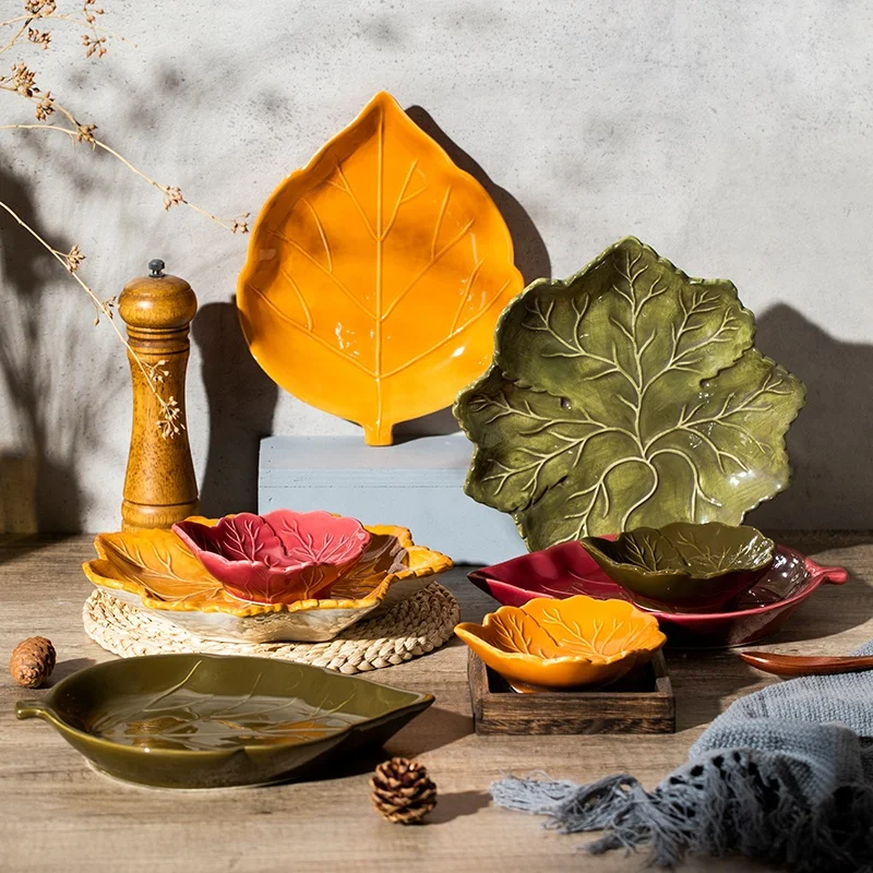 Ceramic Glazed Maple Leaf Shape Ceramic Leaf Plates Snacks Plate Porcelain Salad  Dishes Christmas Season Plates