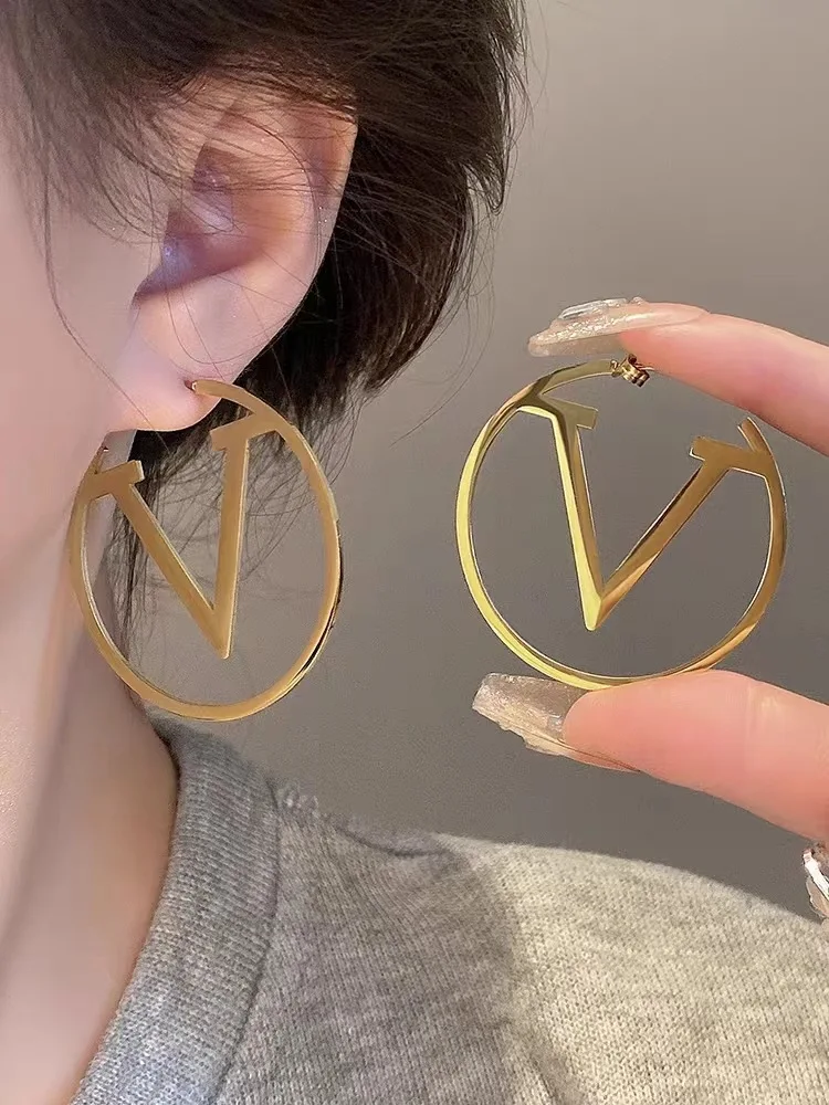 Wholesale Latest Style 18k Gold Plated Aretes Designer Famous Jewelry V Shaped Big Hoop Earrings