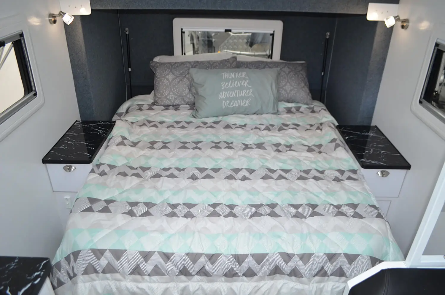 Australian Standard 15FT Pop Top Caravan Family Off Road Hybrid Camper Trailer with Bathroom