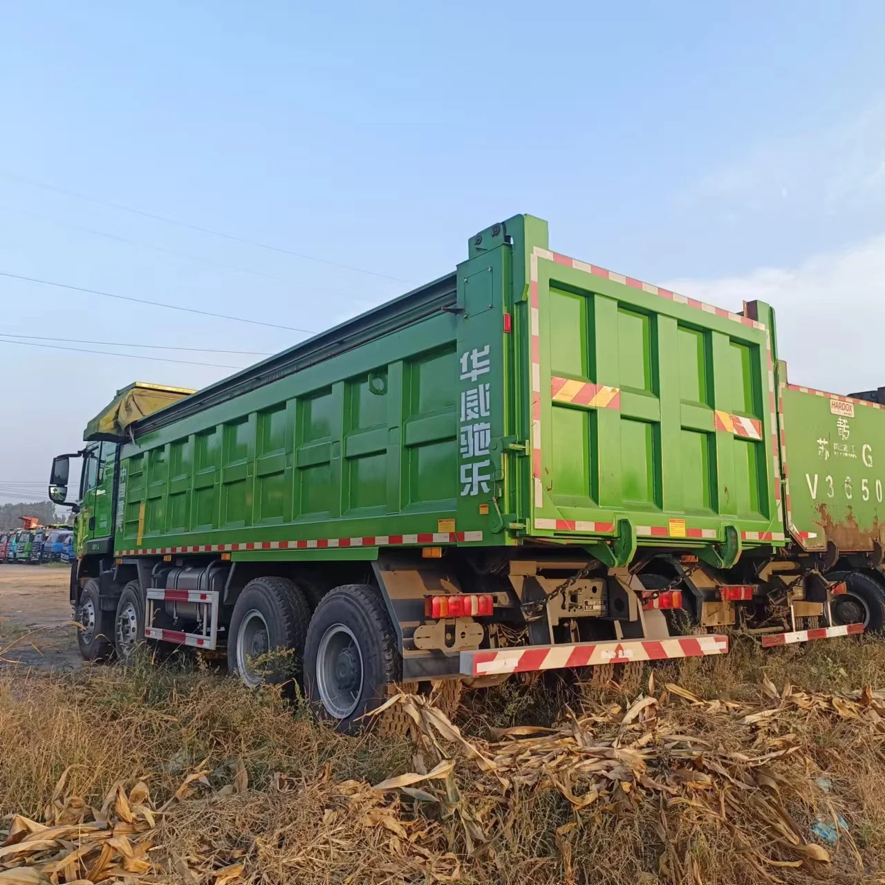 Manufacturing and exporting tractor trucks. CNHTC Howo 371 8 * 4 tractor trucks are sold at competitive prices