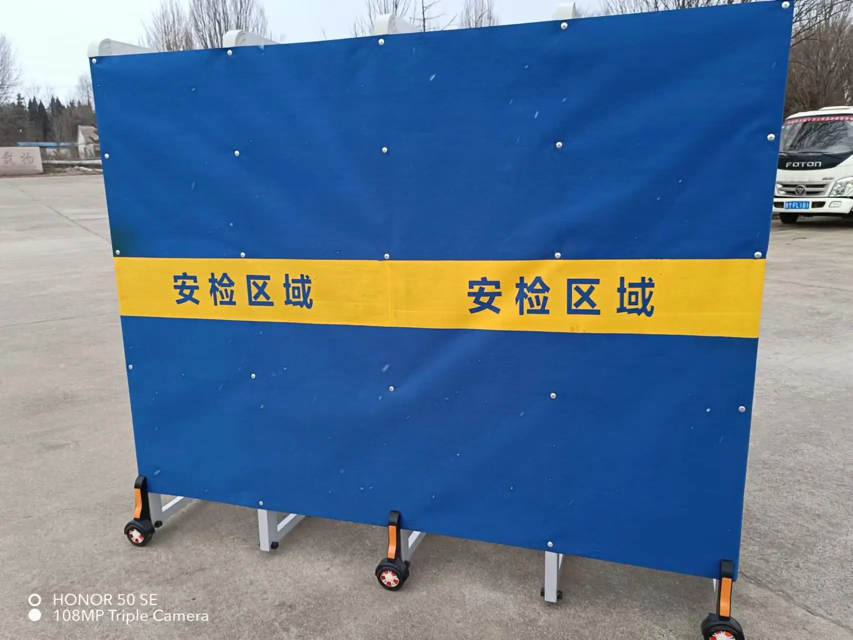 Telescopic Isolation Fence, High-speed Railway Airport Aluminum Alloy Partition Screen, Manual Sliding Telescopic Door
