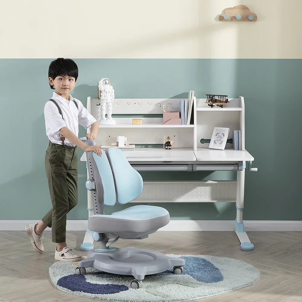 Эргономичное детское кресло 2M2KIDS регулируемое по высоте учебное для детской спальни обучающая мебель