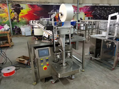 Pneumatic Pouch Cartons Counting Packing Machine for Small Hardware Fitting Corkscrew Nut Nails Bottle Combination Packing