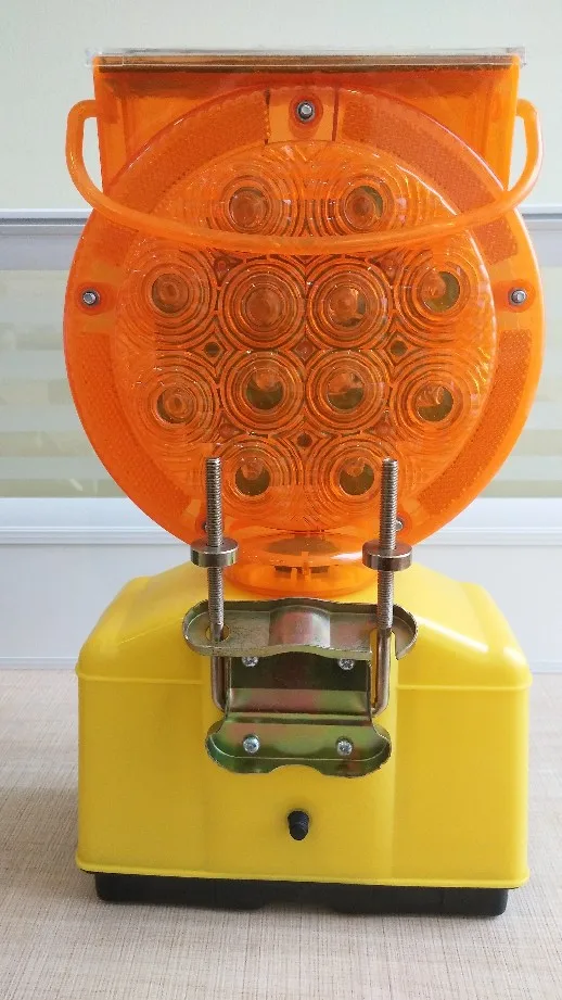 Strong Visibility Outdoor Safety Beacon Pavement Sign 5.5V 0.6W Solar Panel Barricade Warning Light with Flashing Effect