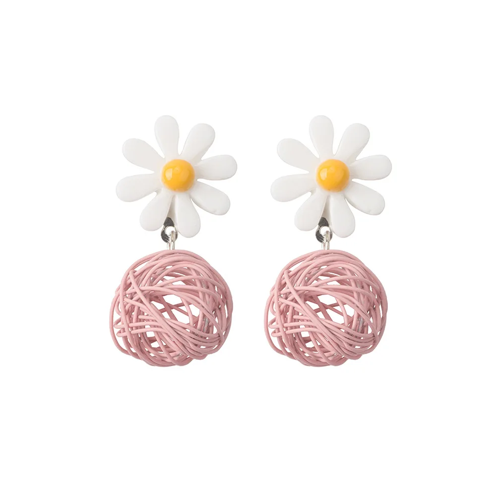 
Korean Candy Colored Daisy Flowers Hollow Out Woven Circular Ins Small Fresh And Sweet Joker Temperament Earrings 