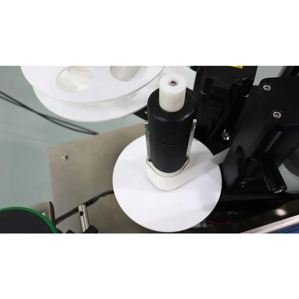 Round Roll Shipping Packaging Kraft Paper Labels Round Tube Labeling Machine Automatic Labeling Machine For Round Bottle