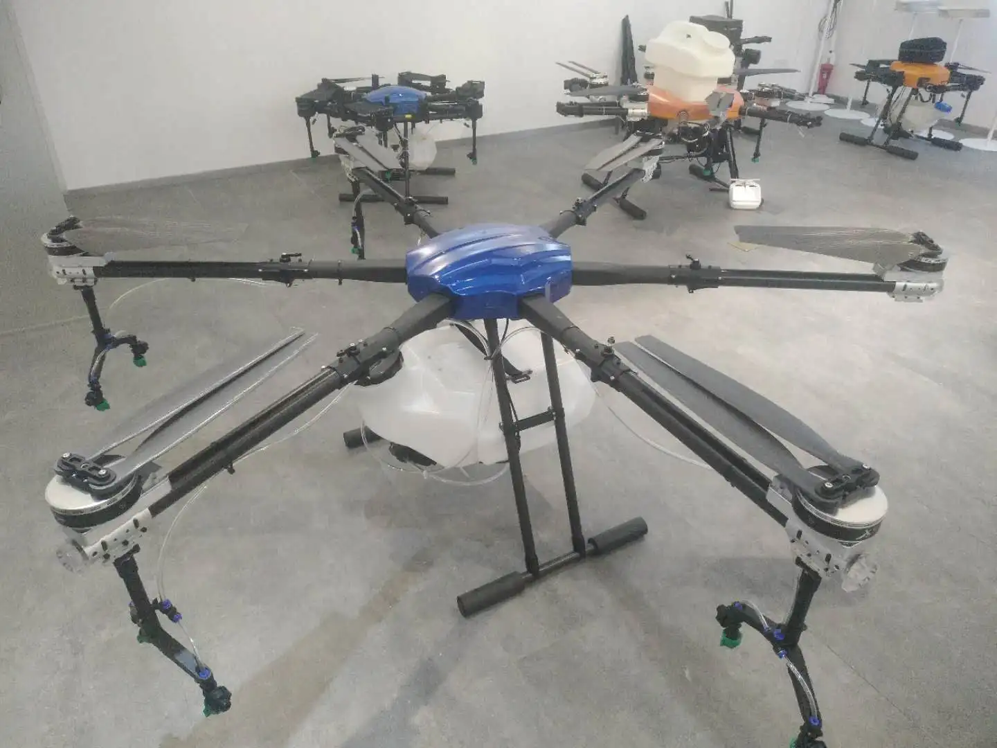 SINOCHIP 2021 newest industrial heavy payload delivery drone and helicopter agricultural drone sprayer