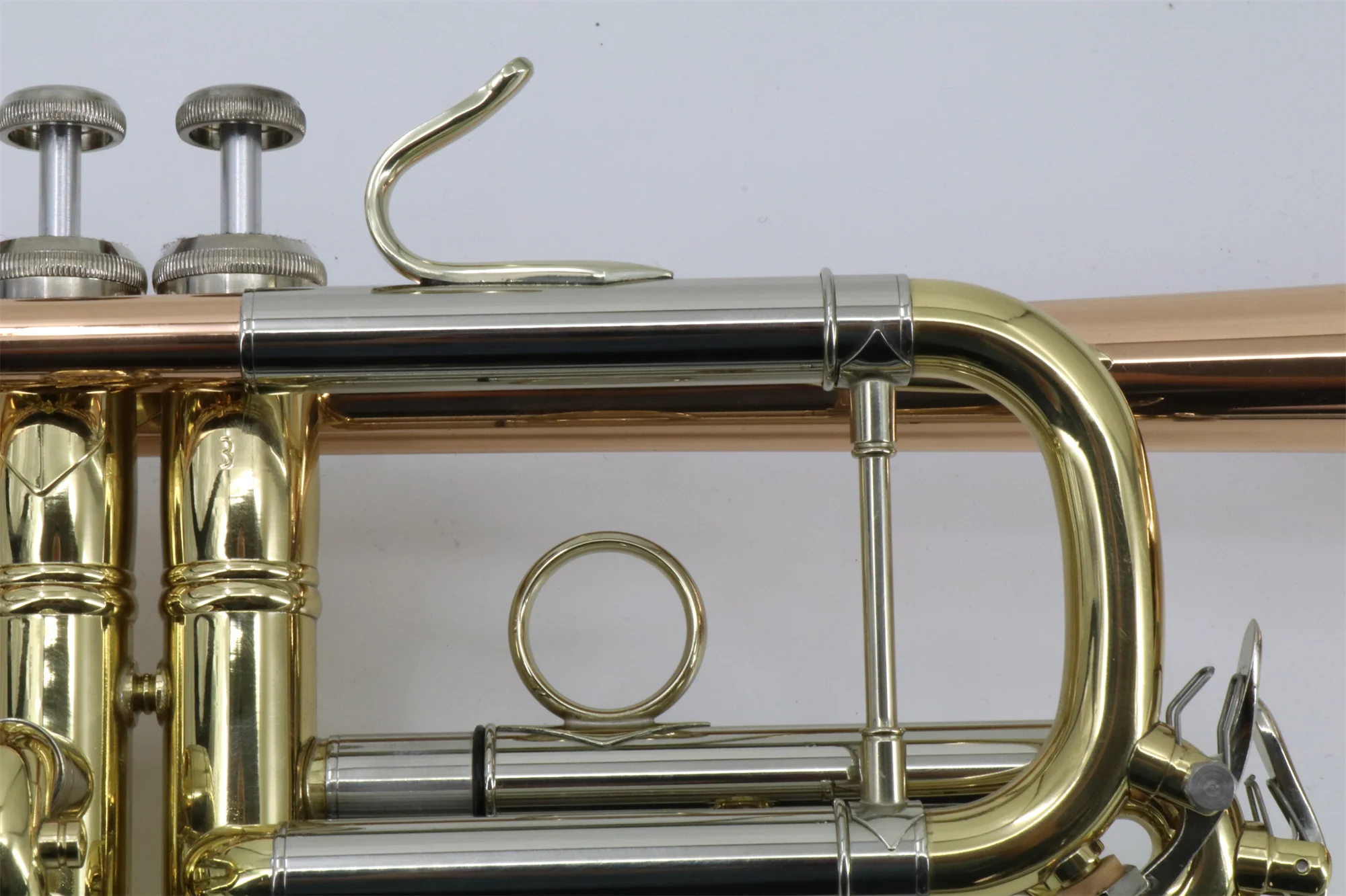 Direct Factory Sale New Design B-Flat Trumpet for Beginners Wholesale Price Gold Standard Made of Brass with Lacquer Surface