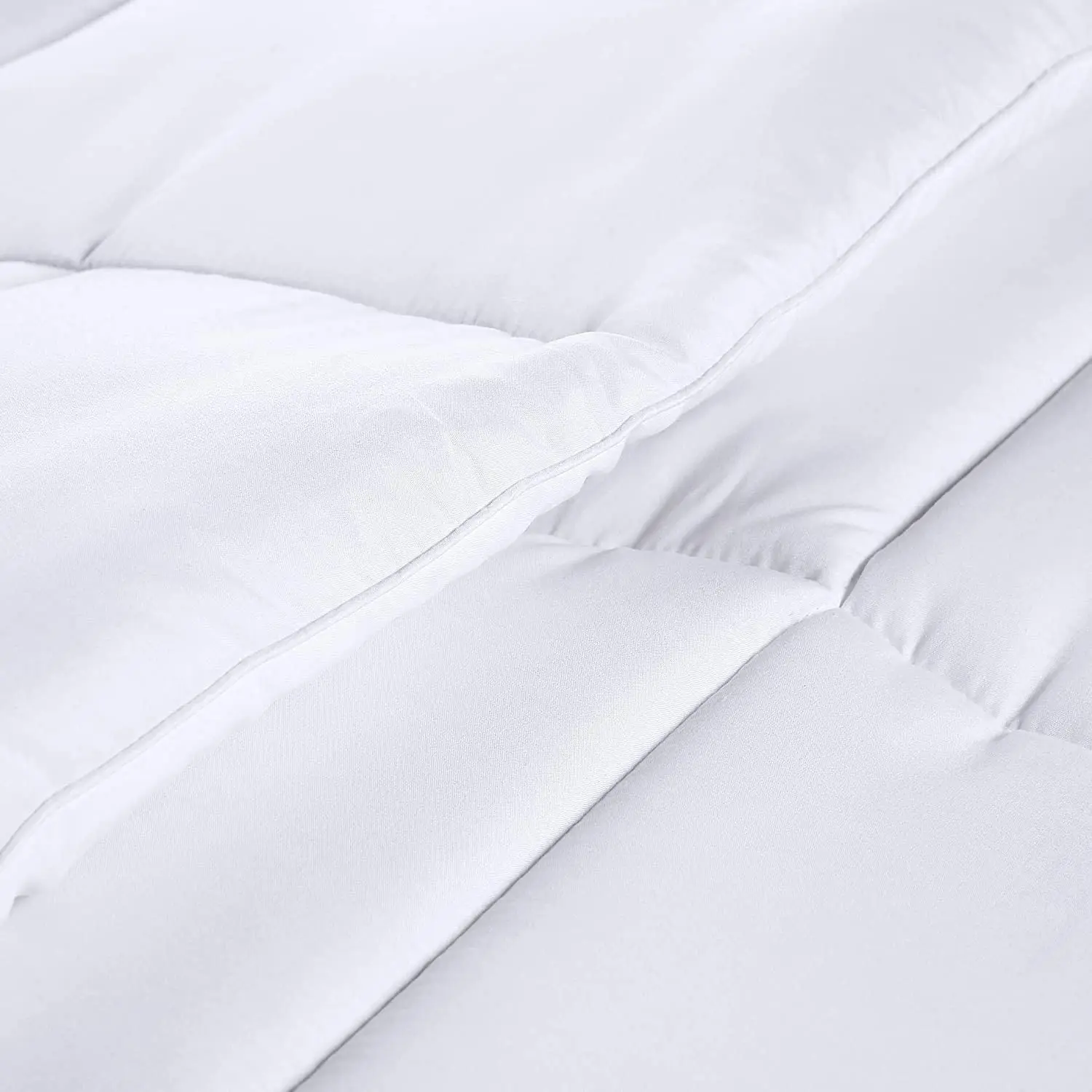 Customized Hotel Quite Solid Color Bed Quilted Overfilled Comforter Polyester Duvet Insert for