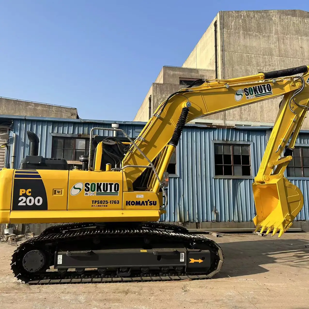 Japanese Excavator Komatsu PC200 Crawler Excavator 20 Ton Komatsu PC200 90% New Hot Sale  Excavator for Wholesale