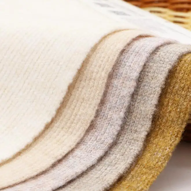 Xinglin Factory wholesale 14NM Colour spun velvet like 81%Polyester 16%Acrylic 3%spandex Fancy Yarn  for sweaters knitting