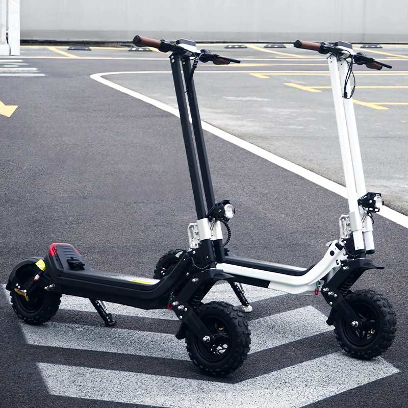 2024 Adult Urban Scooter Fat Tire 1800W E Scooter Electric Scooter 40Km Long Range With 11' Self Sealing Off Road Tire