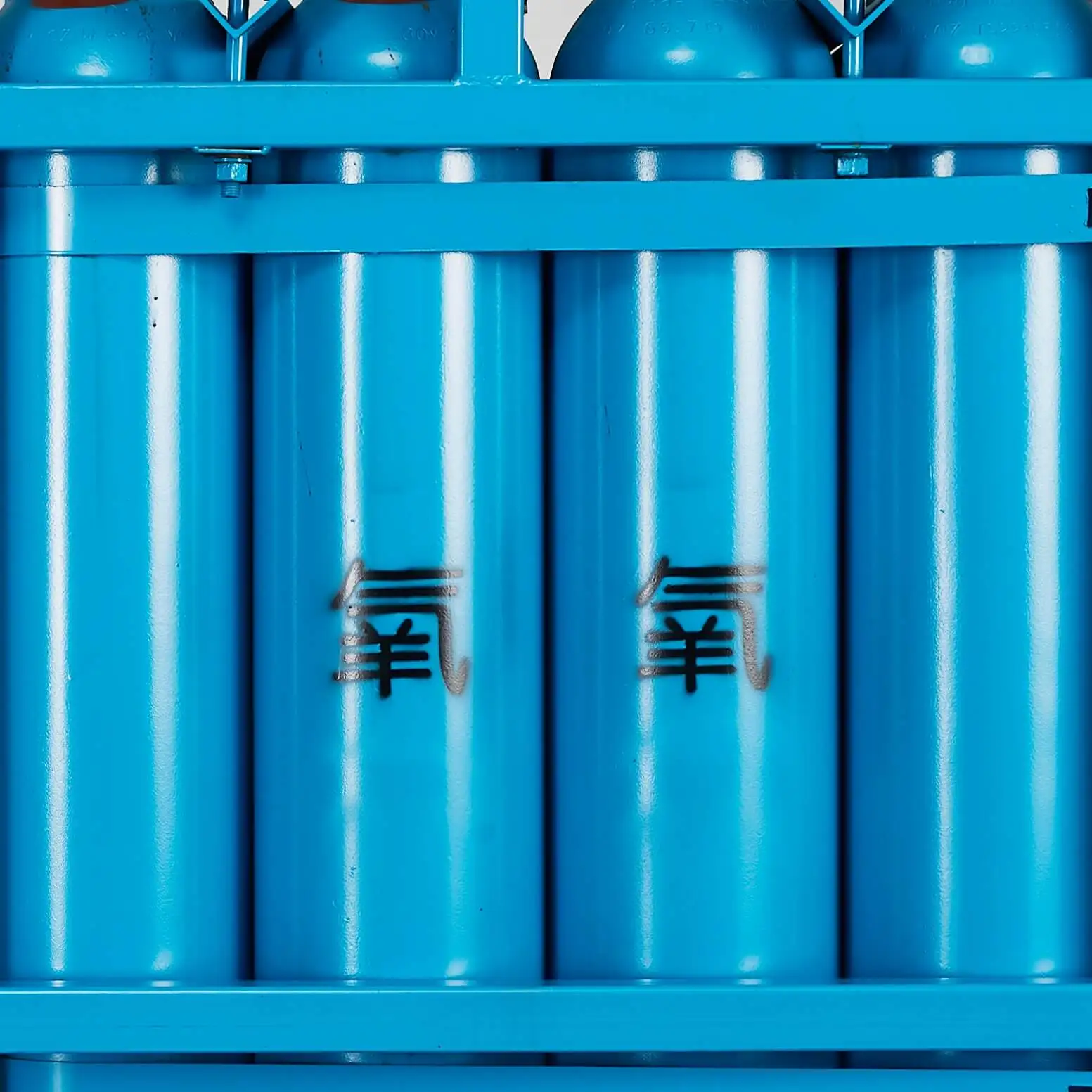 Suppliers from China Factory Oxygen Gas O2 Gas in Gas Cylinders