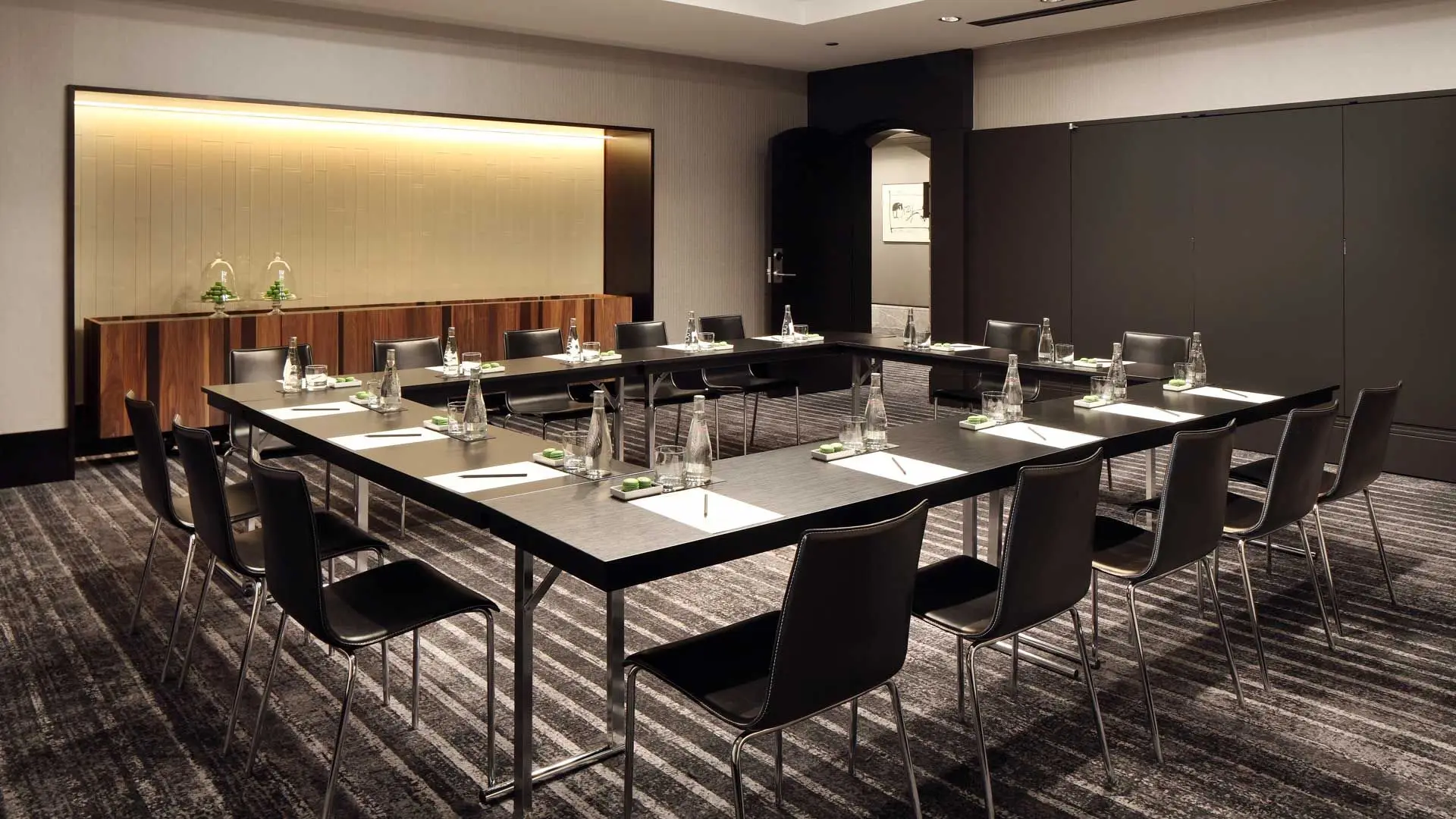 5 Star Meeting Room Office Chair and Table Desk and Sofa Set Furniture for Hotel Project