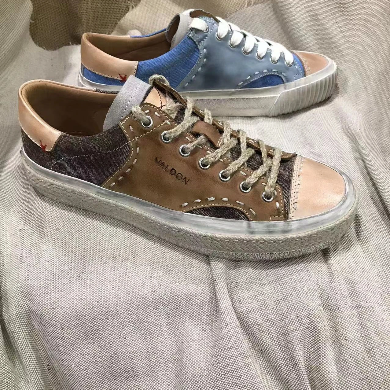 Wide&Extra Wide Toe Box factory brand customized style color size fit in cheap price breathable leather fashion trend