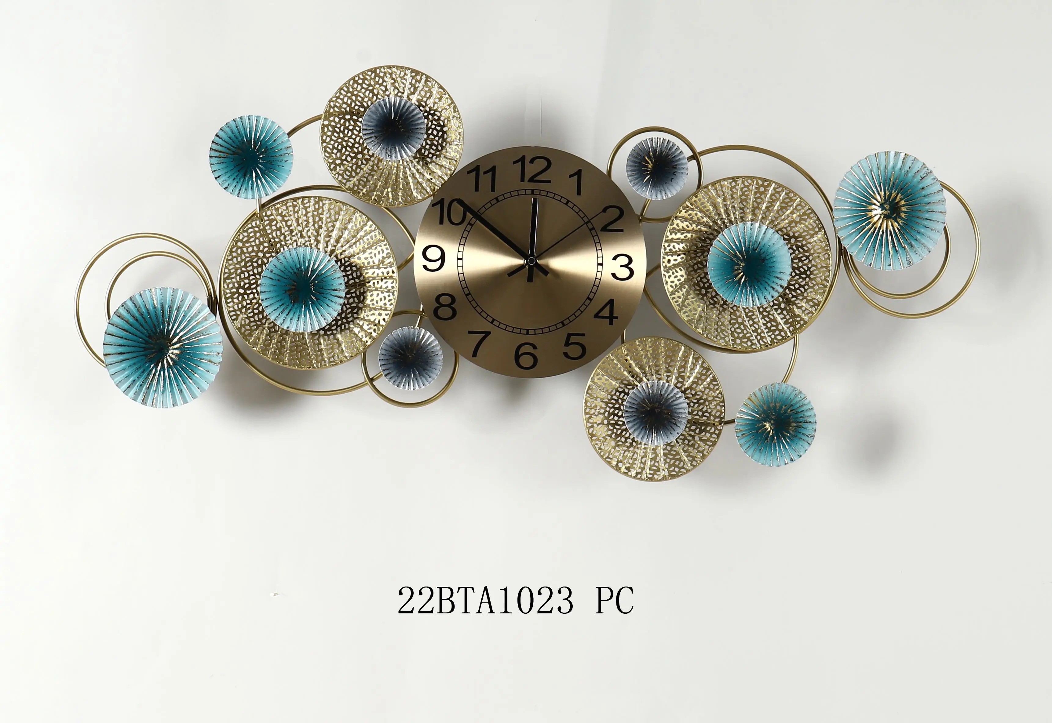 watch wall clocks 2023  interior decoration wall metal wall clocks living room luxury 3D