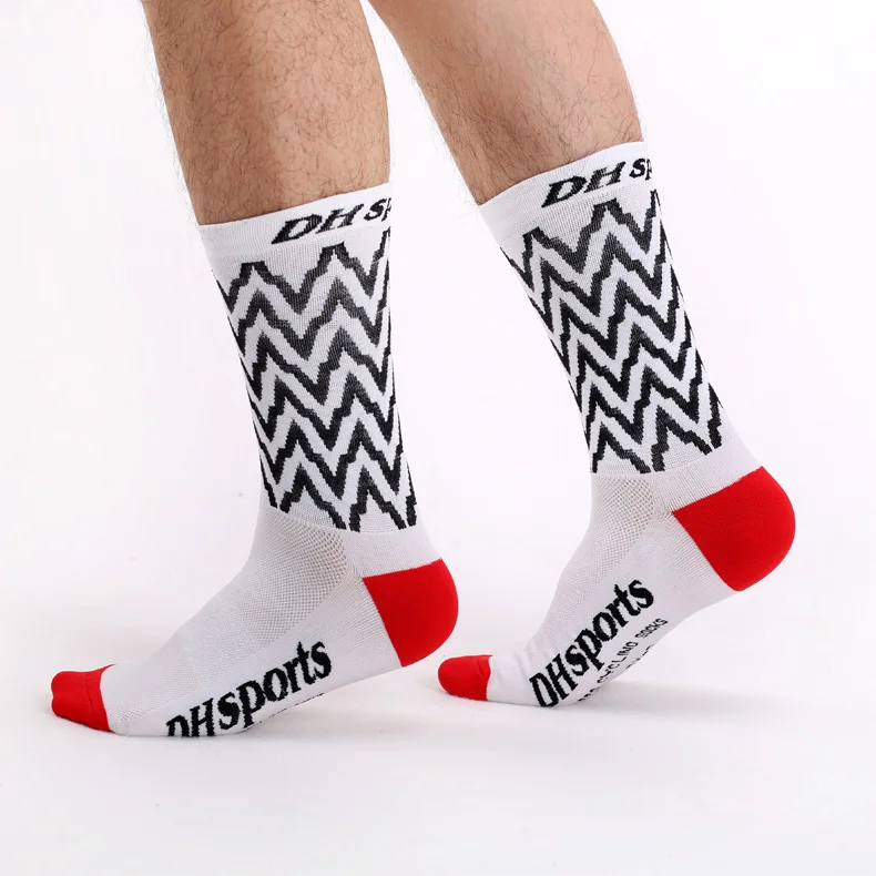 wholesales custom logo socks mtb  knee-high stockings  running basketball elastic breathable sock