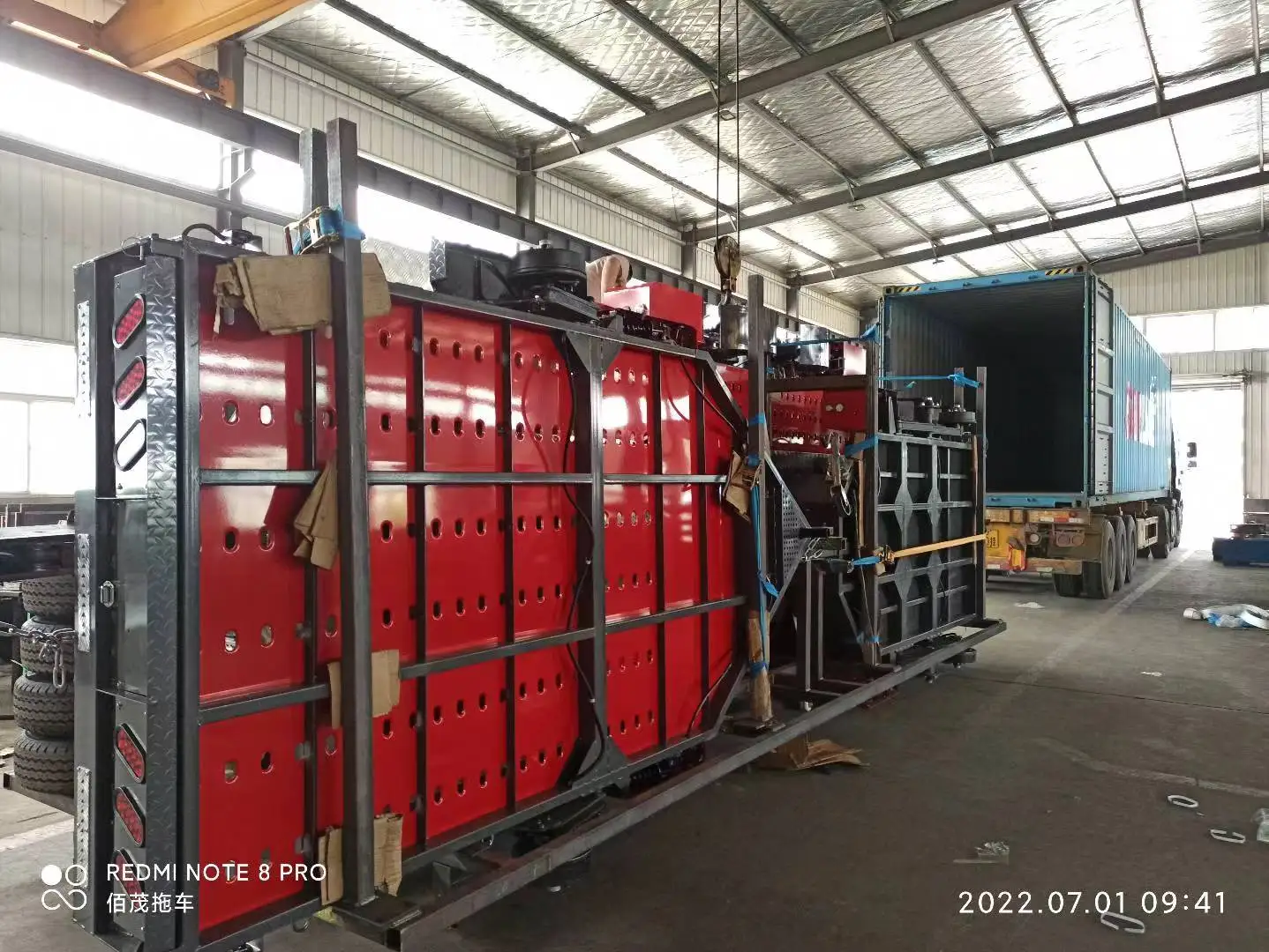 Car hydraulic 3 tonne trailer low bed tilt trailer tandem car trailer with 12000 lbs winch