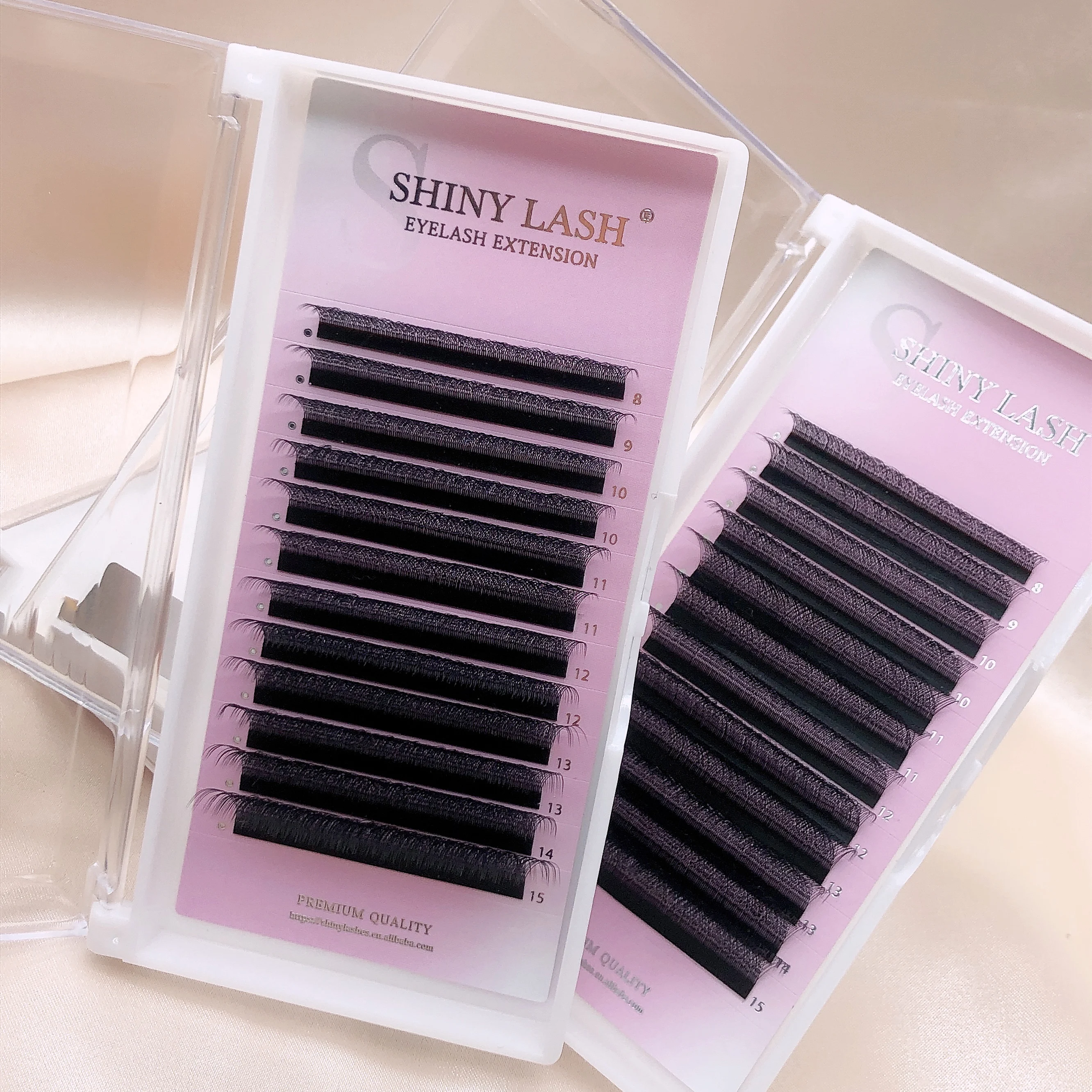 Wholesale Triple Tips W Shape Lash Extension Trays Matte Black 12rows 0.07 7-15mm C/D Volume 3D Clover Eyelashes