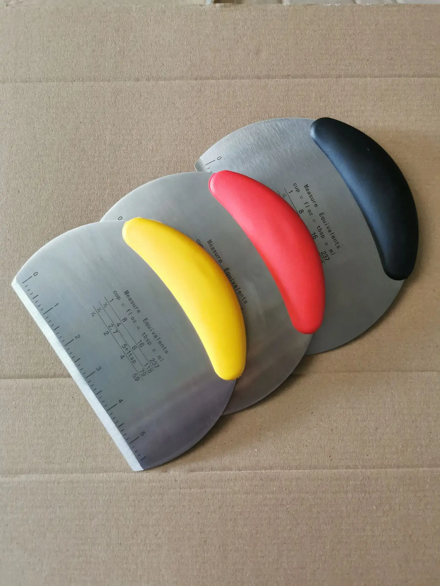 Stainless steel dough cutter Baking dough knife scraper Kitchen dough cutting tool Semi-circular flour knife