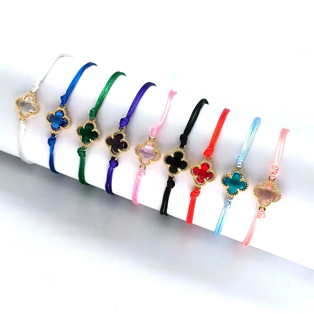 LC202403300 wholesale fashion handmade adjustable girl women lucky Four Leaf Clover Flower charm macrame rope jewelry bracelets