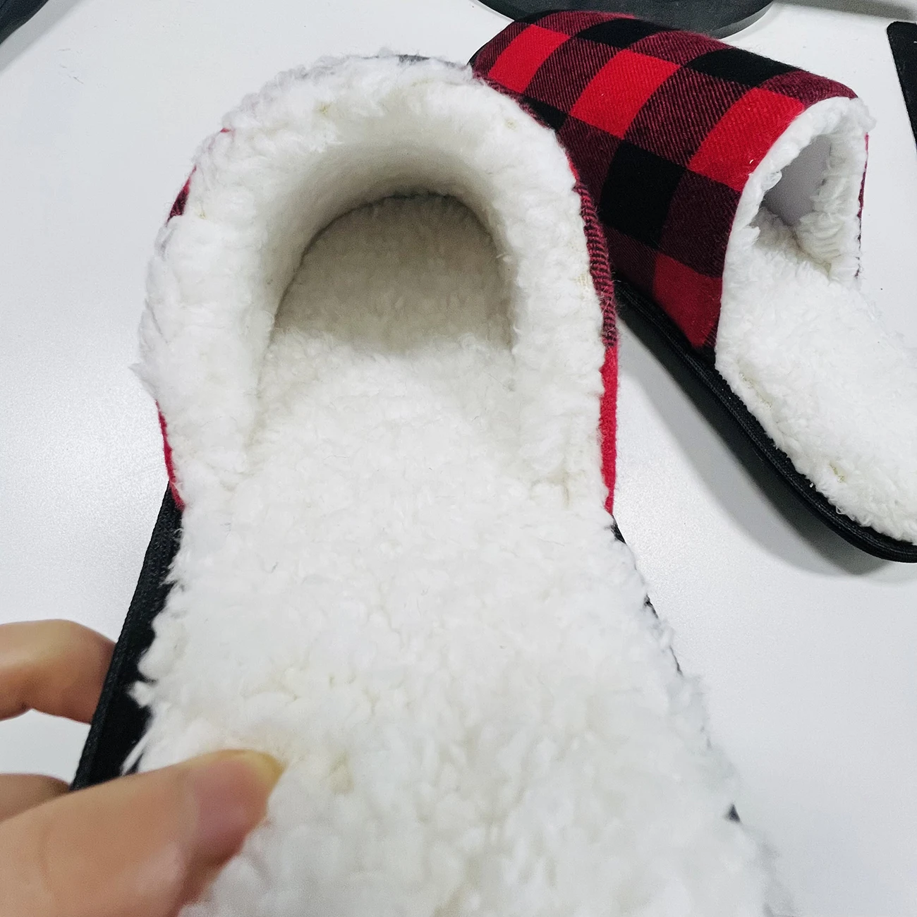 Custom pattern slippers for women low MOQ slides slippers wholesale lattice fashion fur slippers