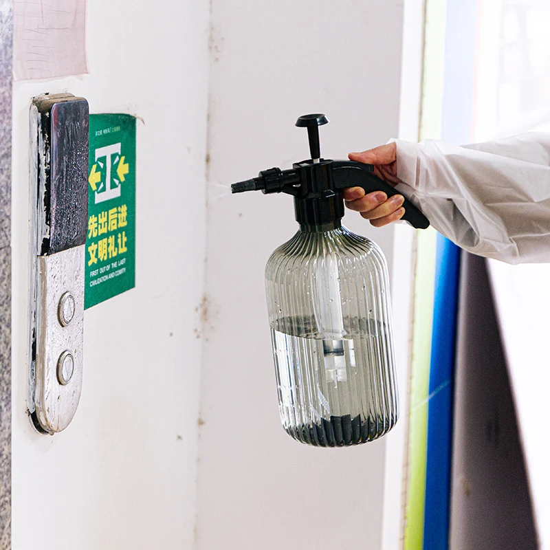 RUIPU ultra-large capacity brand wholesale 2L garden and home cleaning plastic water mist hand spray bottles